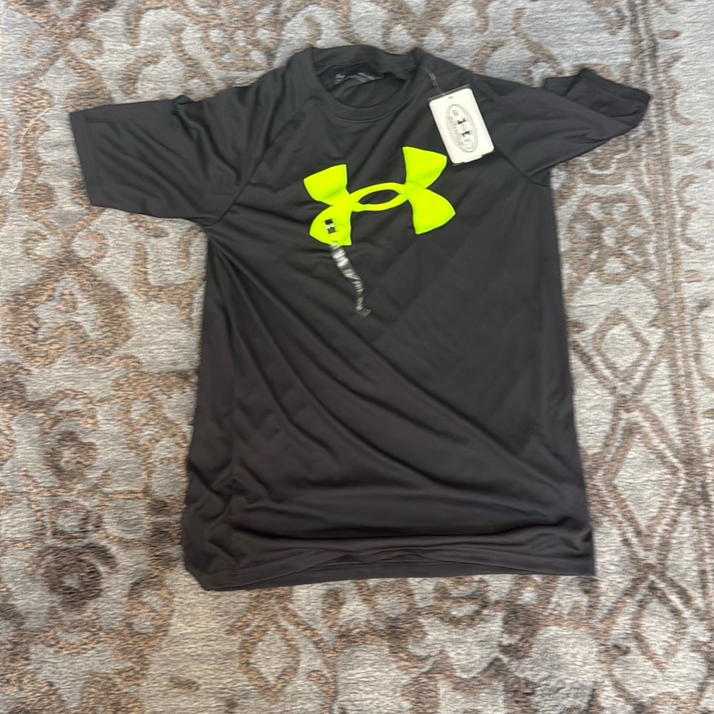 Under Armour youth, extra large polyester T-shirt NWT